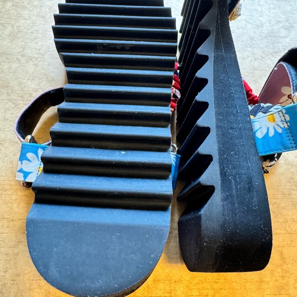 Kurt Geiger London Orion Platform Sandals - Picture 11 of 14